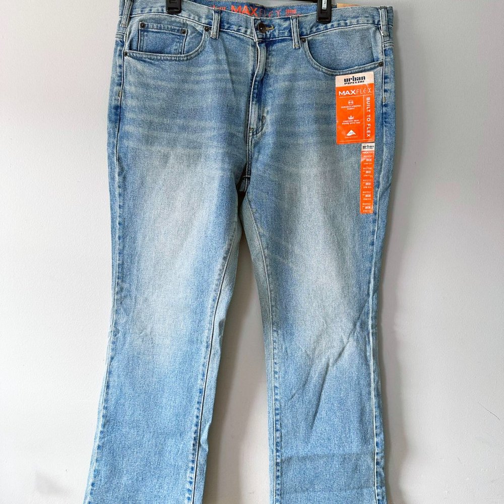 Men's Urban Pipeline™ Slim Bootcut MaxFlex Jeans - Light Wash 38x30 - Picture 3 of 12